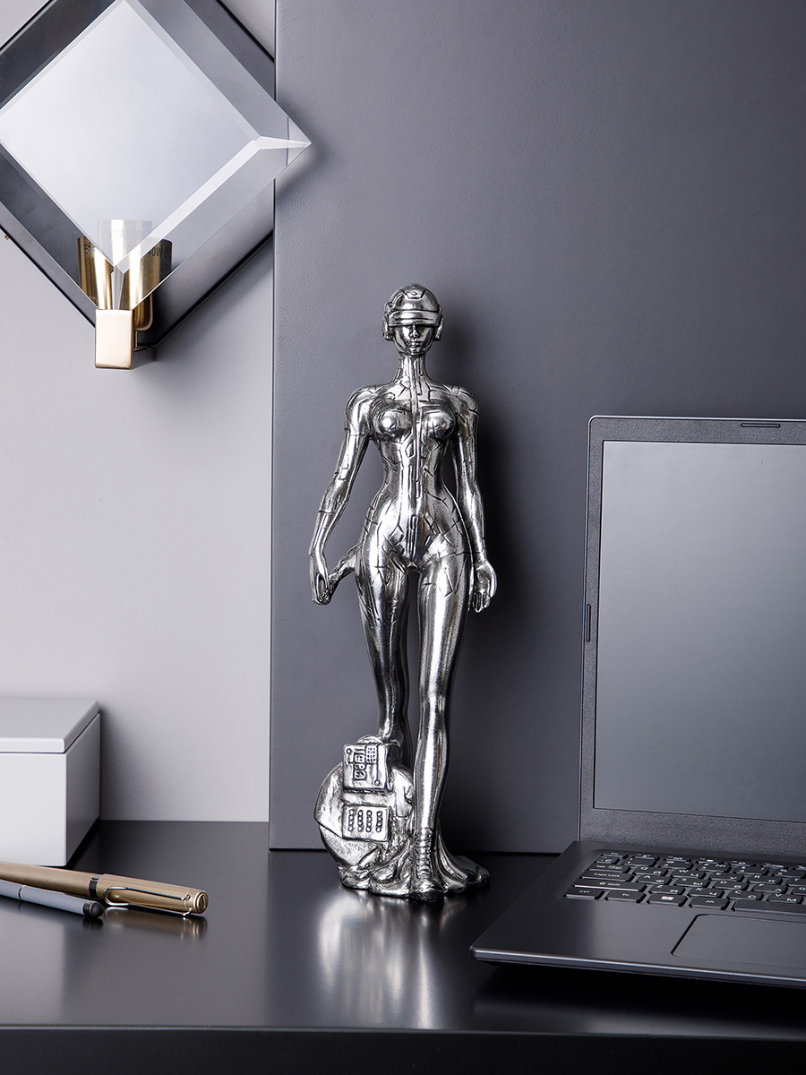 Статуэтка Алиса