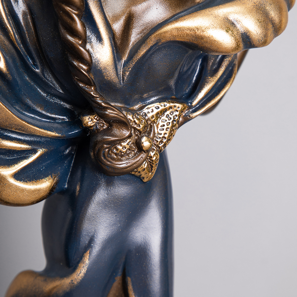 Статуэтка Девушка с пантерой 