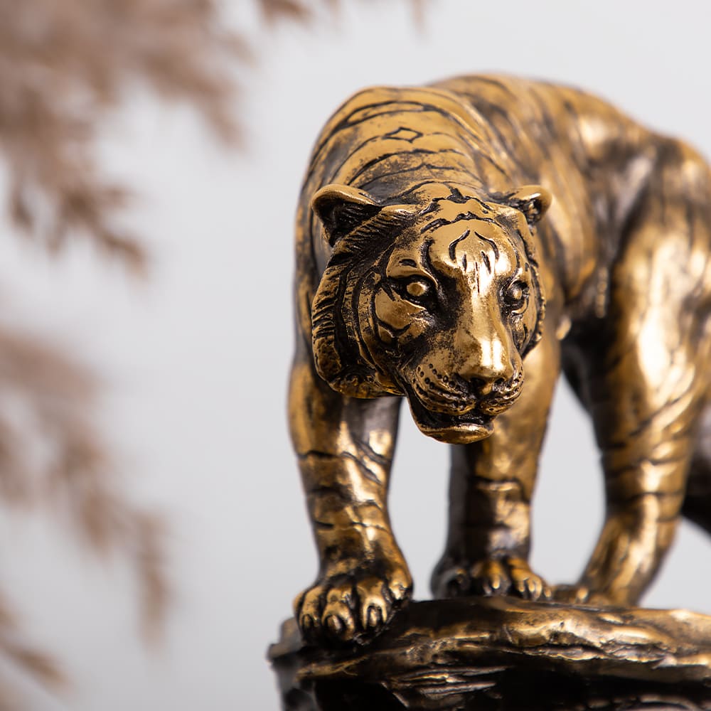 Часы настольные Тигр