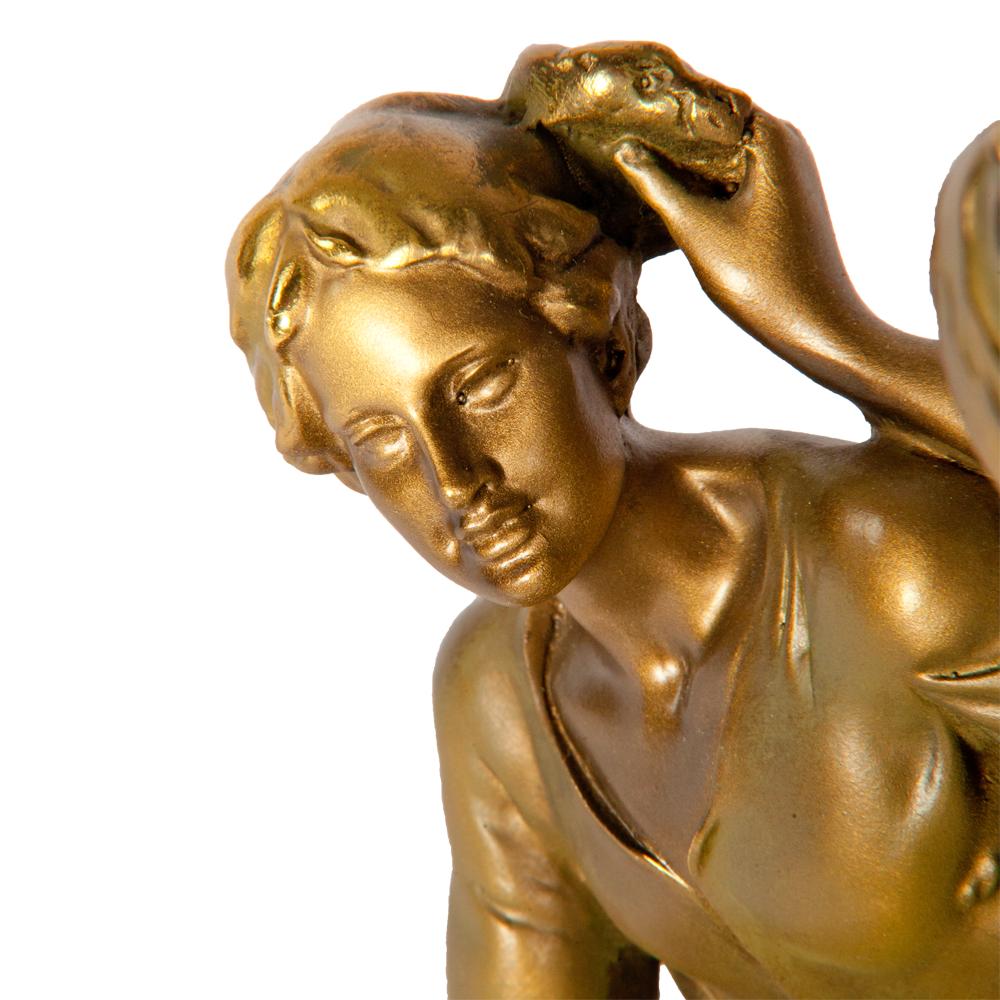 Статуэтка Венок и фрукты 