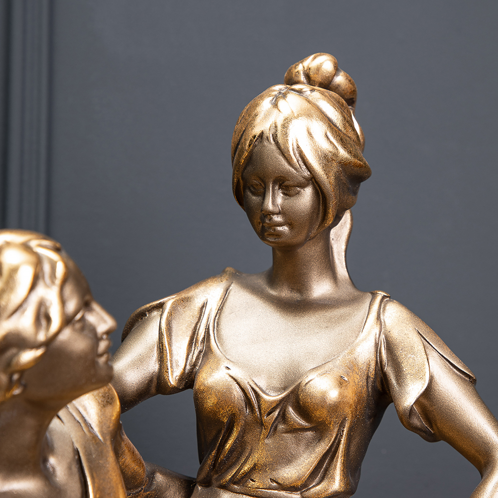 Статуэтка Венок и фрукты 