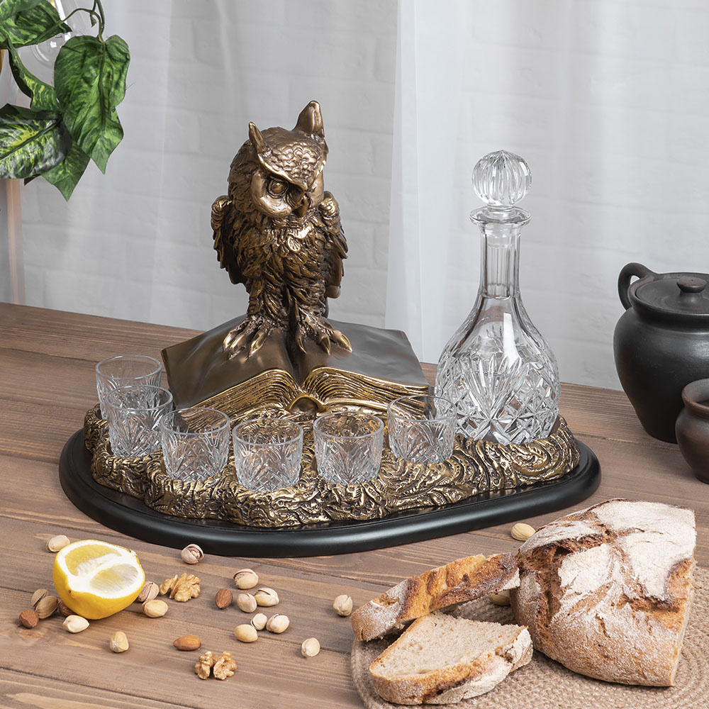 Что подарить мужчине на 40 лет? Премиум мужские подарки: мини-бары, питейные наборы и элитные аксессуары для ценителей стиля.