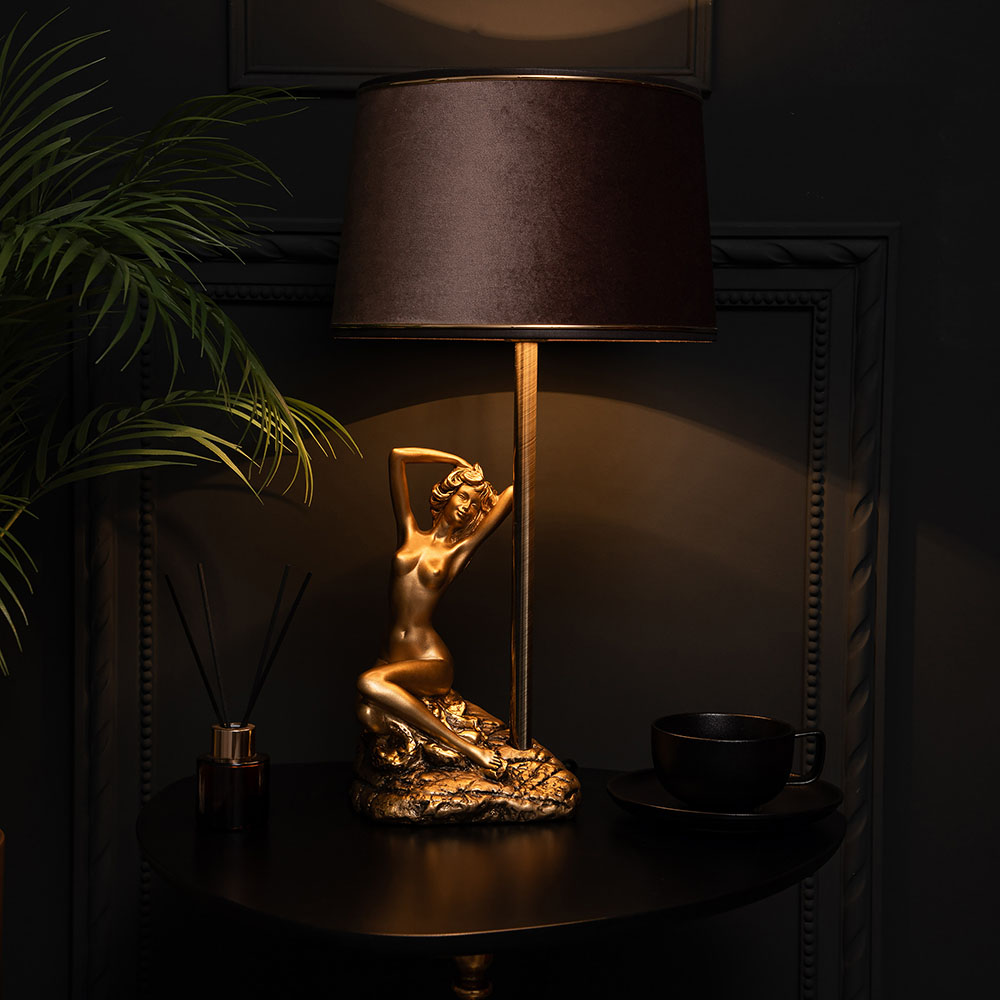 Настольная лампа Девушка на камне