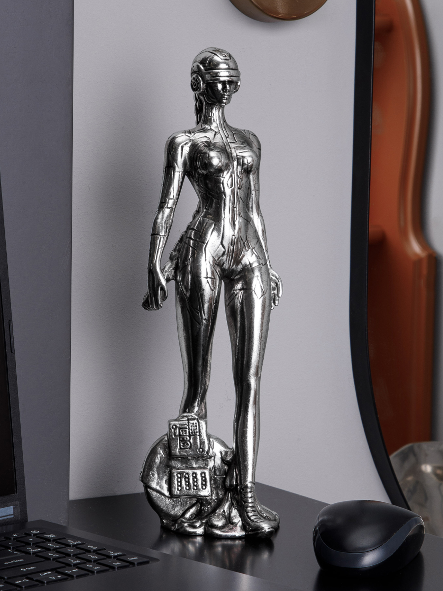 Статуэтка Алиса