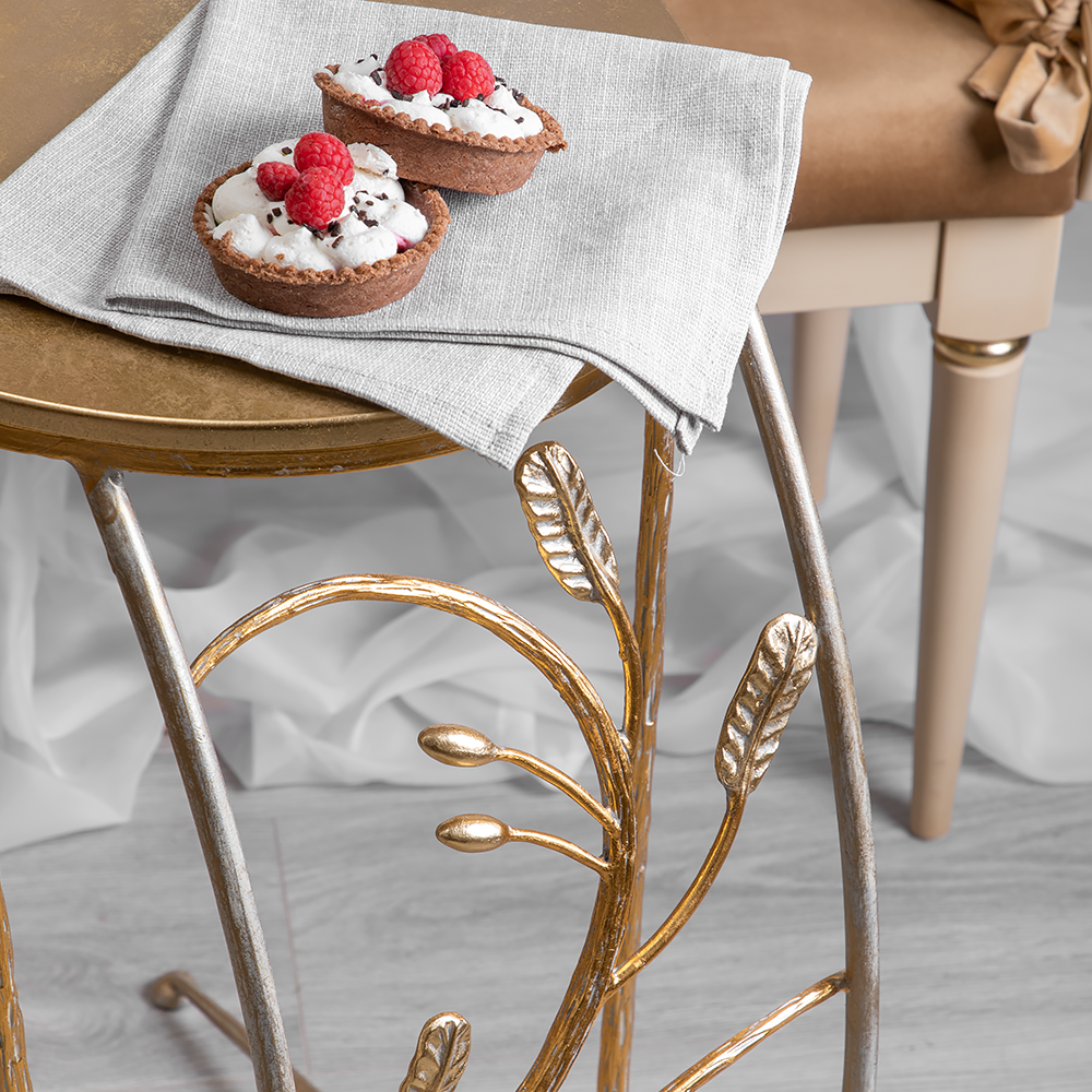 Столик приставной Олива