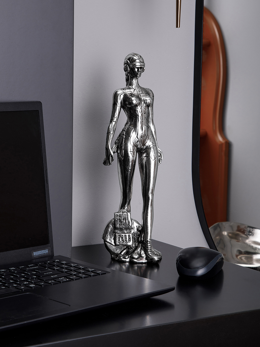 Статуэтка Алиса