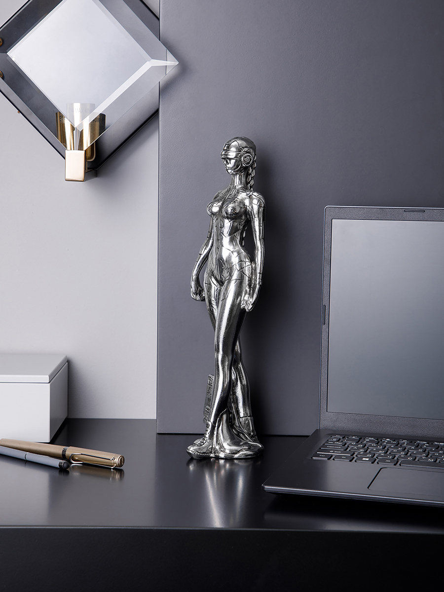 Статуэтка Алиса