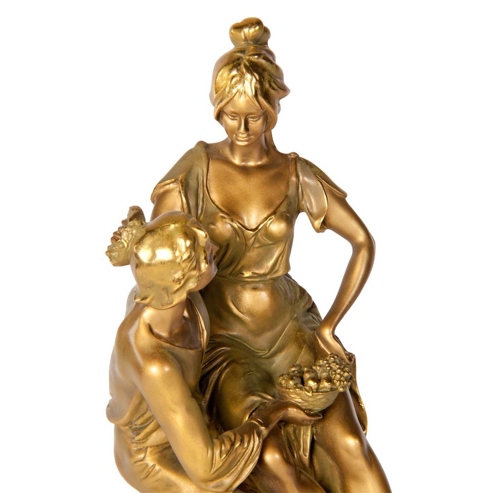 Статуэтка Венок и фрукты 