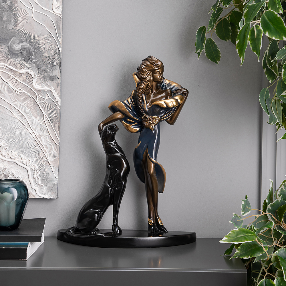 Статуэтка Девушка с пантерой 