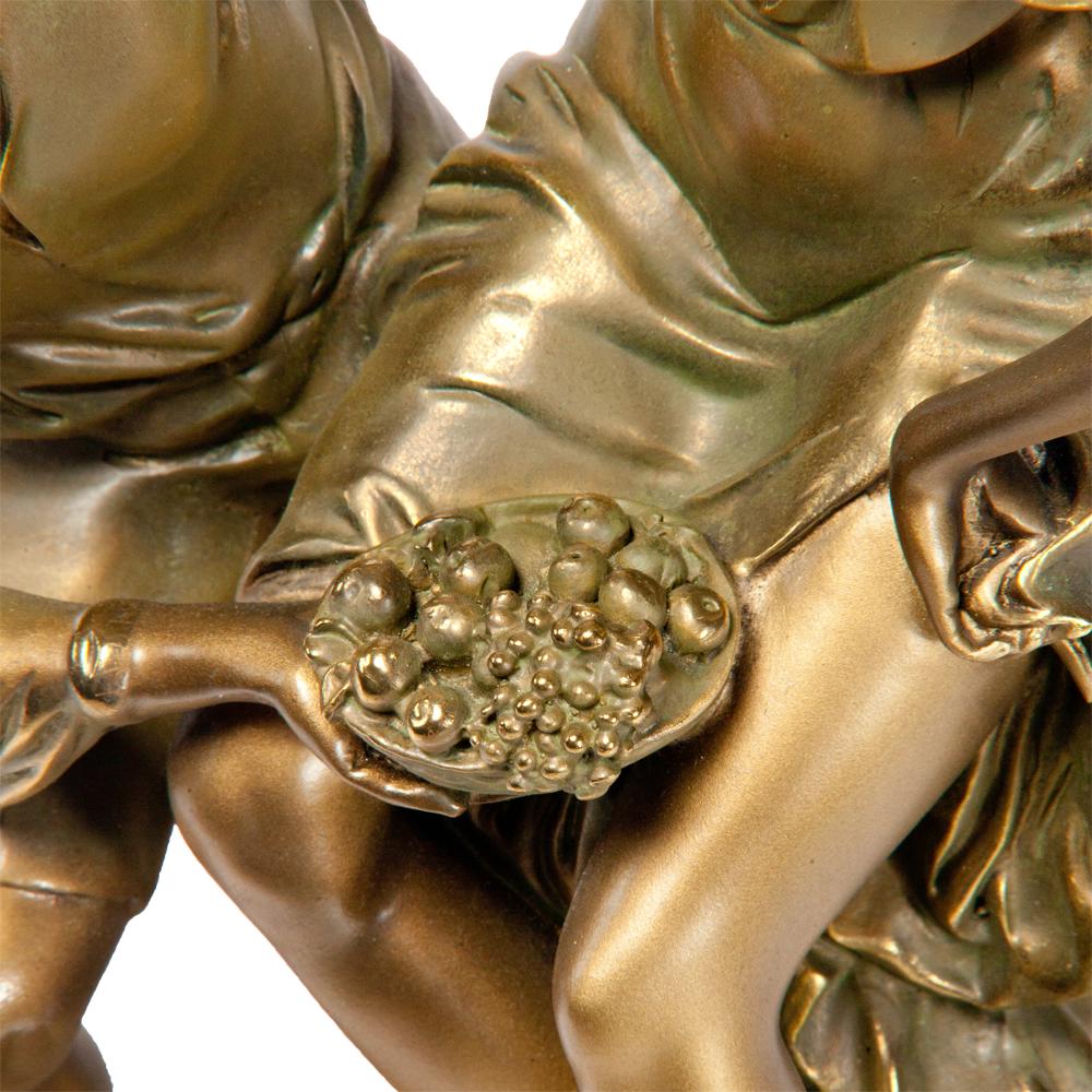 Статуэтка Венок и фрукты 