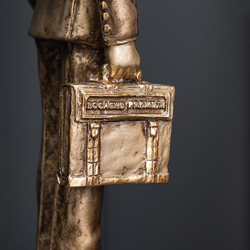 Статуэтка Лев Бизнесмен 