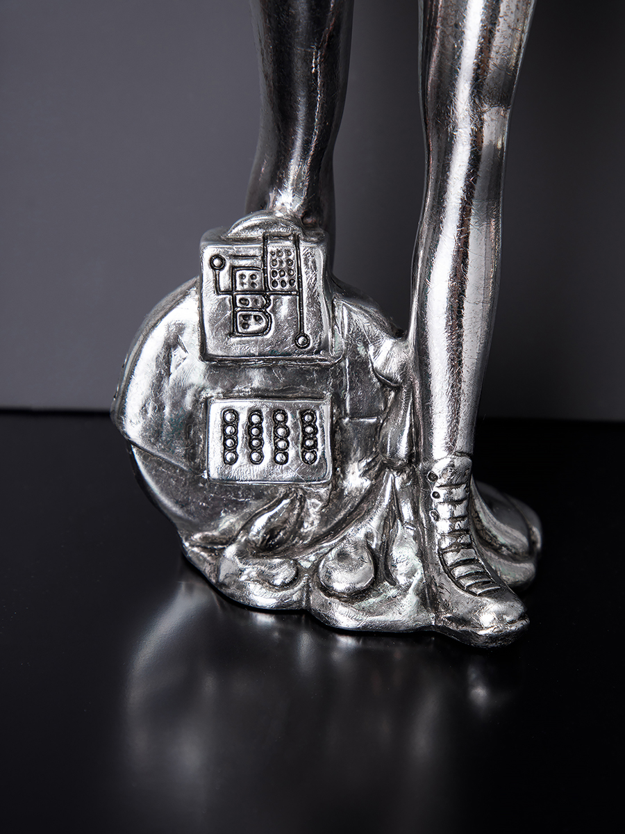 Статуэтка Алиса