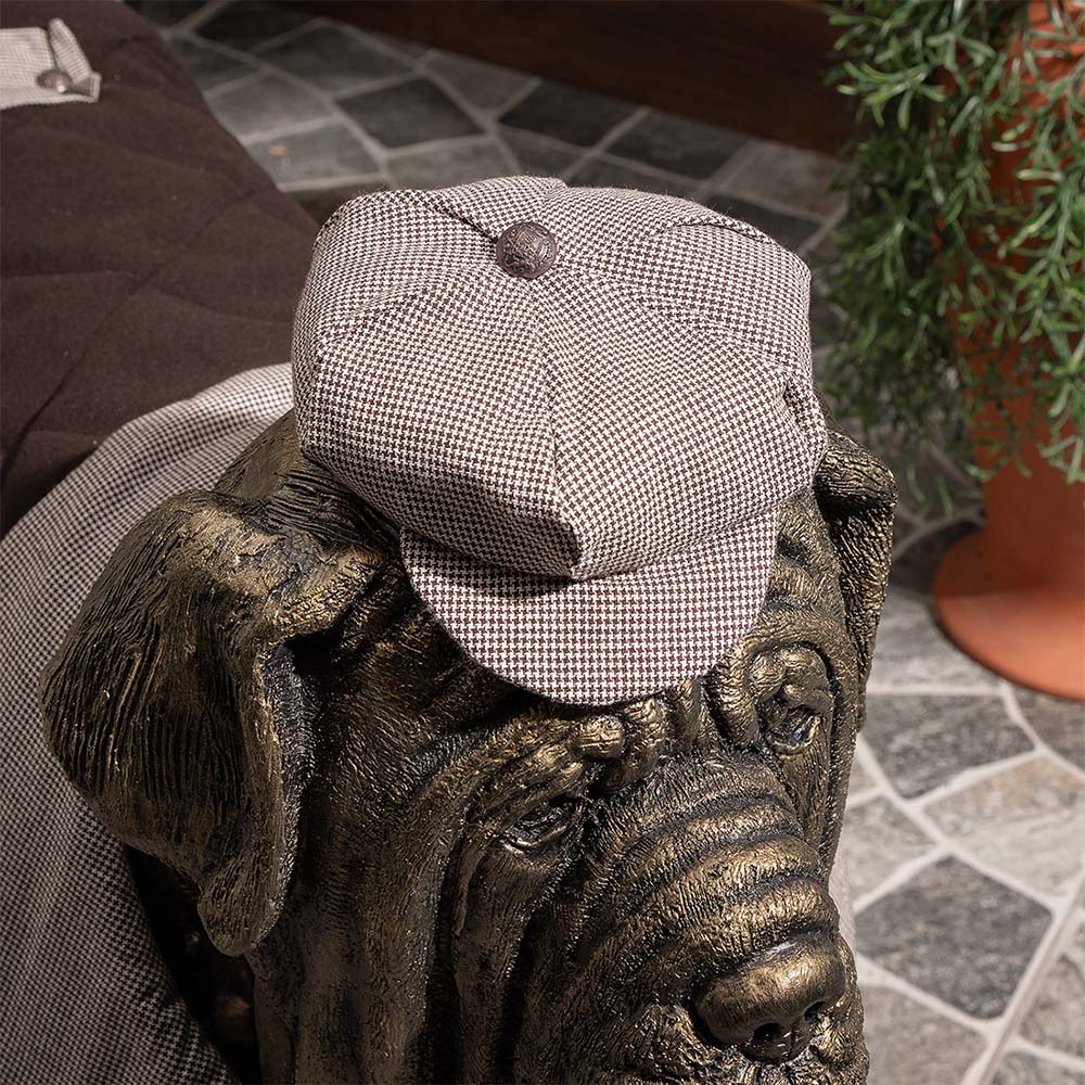 Декоративная садовая фигура Сэр Ватсон Мастиф в костюме