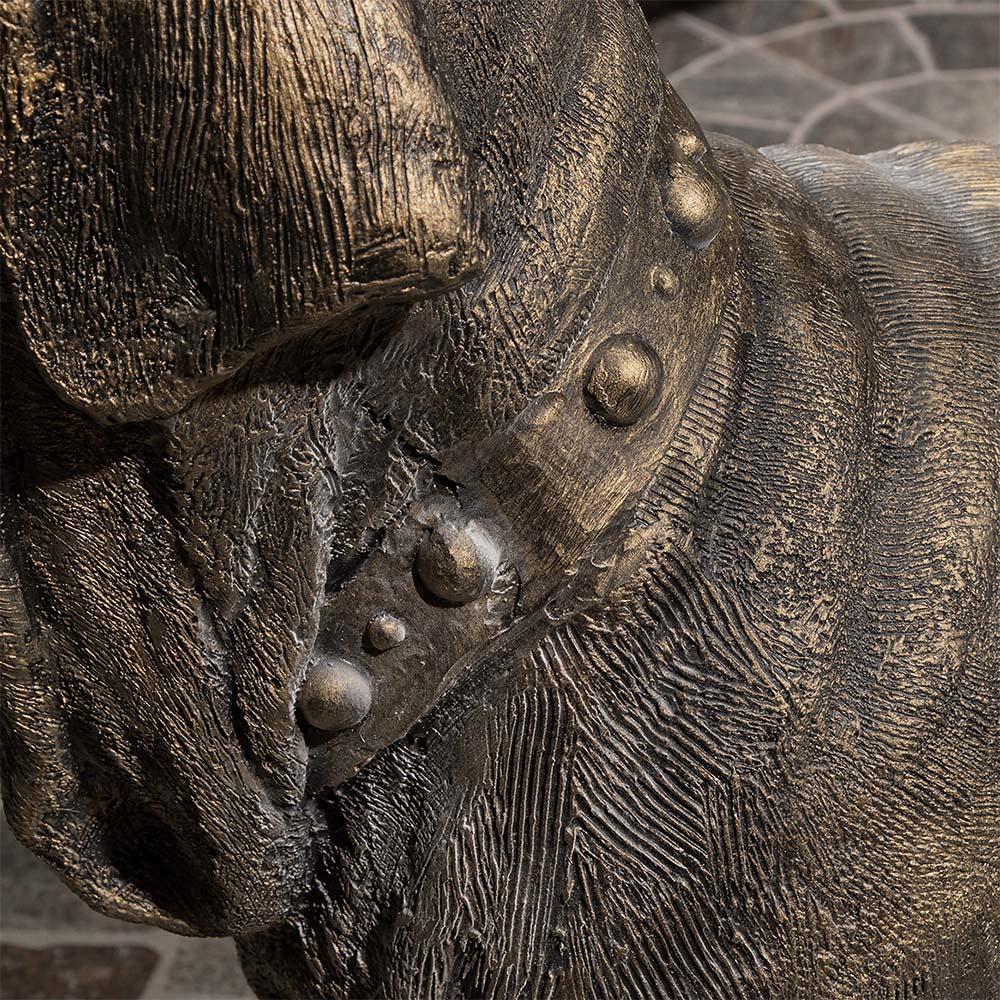 Декоративная садовая фигура Сэр Ватсон Мастиф в костюме