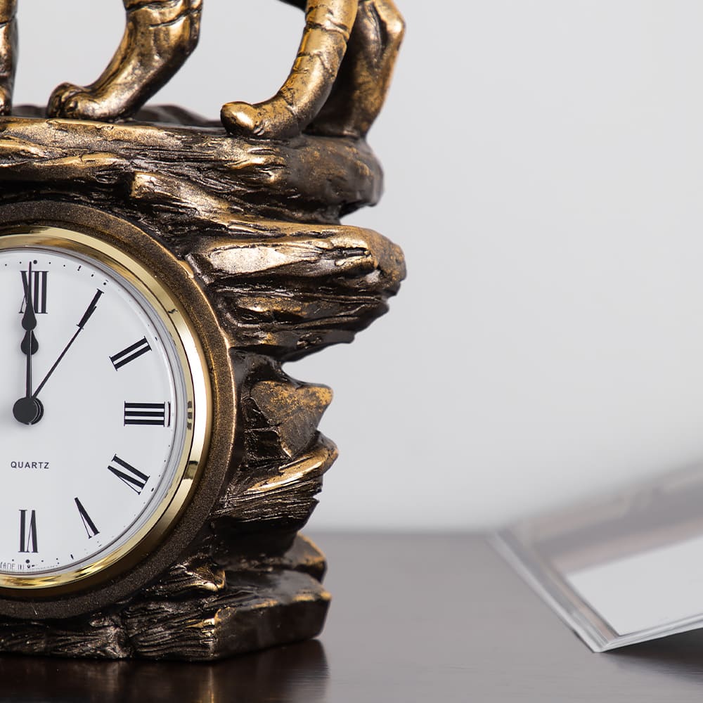 Часы настольные Тигр