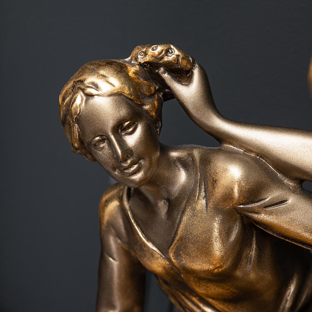 Статуэтка Венок и фрукты 